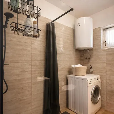 Mila * Golubic (Zadar)